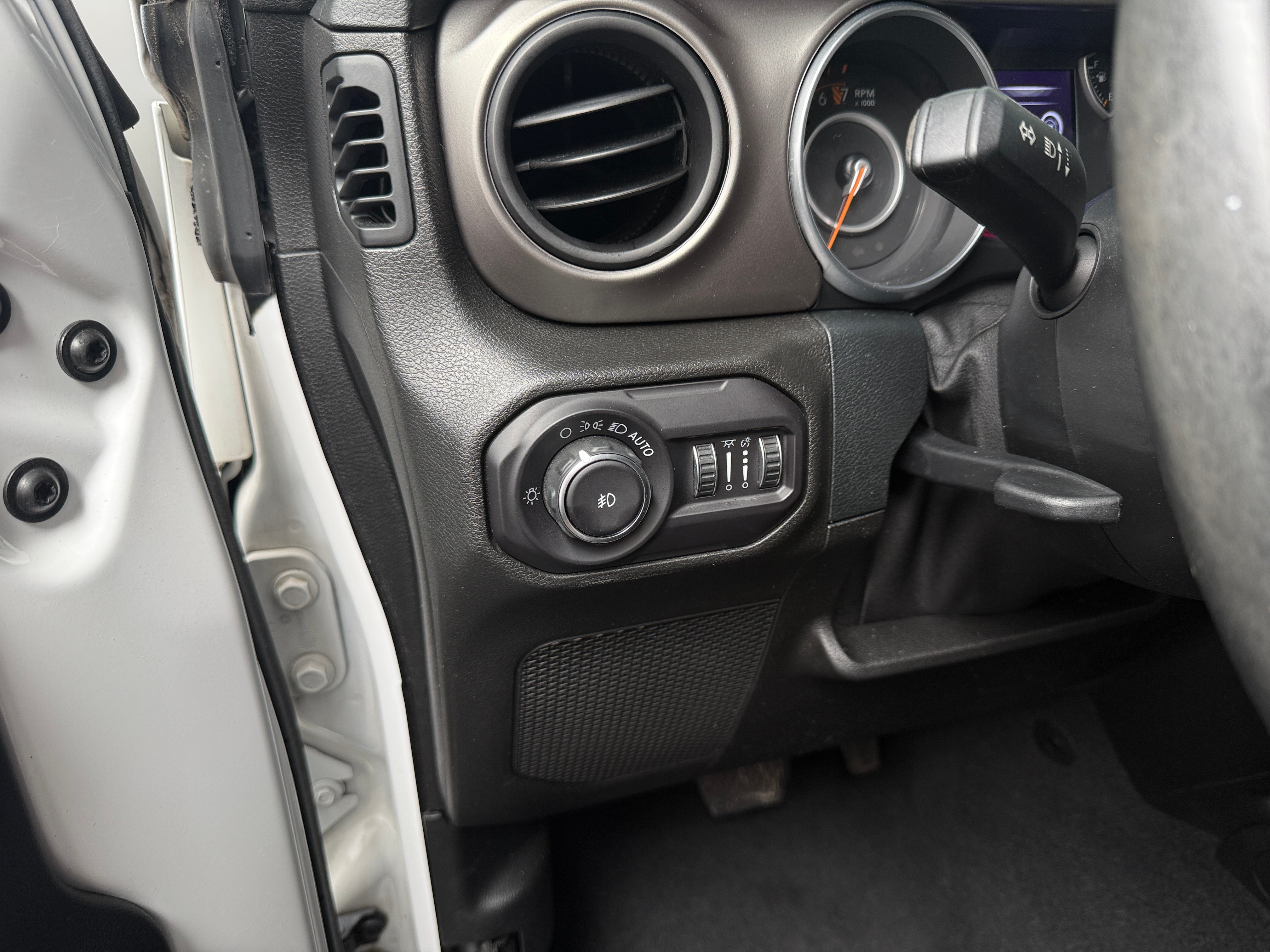 jeep all-new wrangler unlimited 2018 1C4HJXDG9JW112861 image jeep all-new wrangler unlimited 2018 1C4HJXDG9JW112861 image